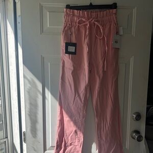 Size 2, NWT PARISIAN Pink paper bag pants! Cute cute cute!